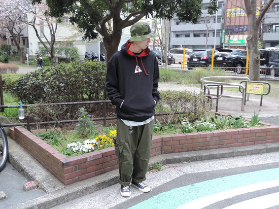 rlegue black red.JPG